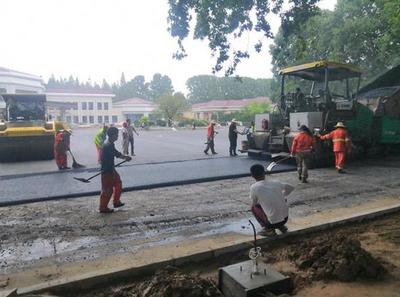 为城市焕新颜——郑州政工人打赢旧路“美颜”攻坚战纪实